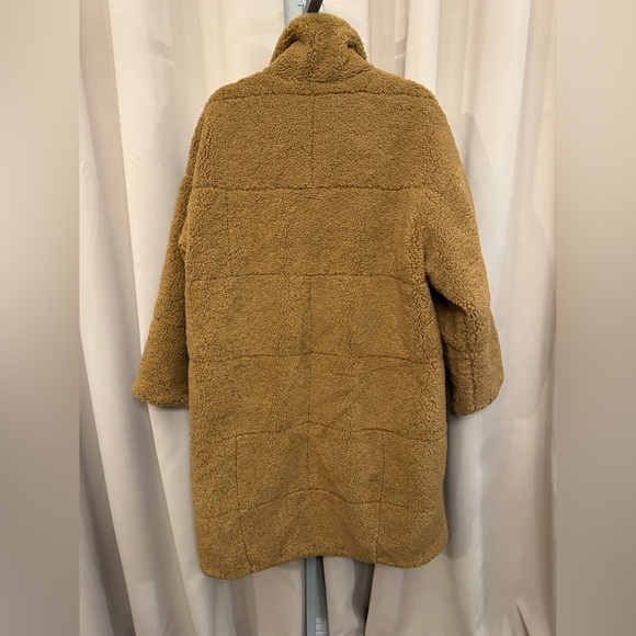 FRAME
Quilted teddy fleece coat NWOT - Picture 3 of 10